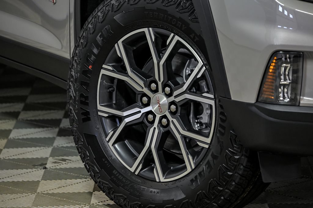 New 2027 GMC Acadia AT4 w/ Luxury Package AWD/4WD image 3