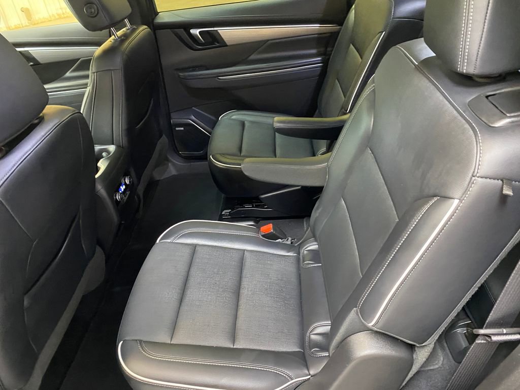 Used 2025 Buick Enclave Preferred FWD image 23