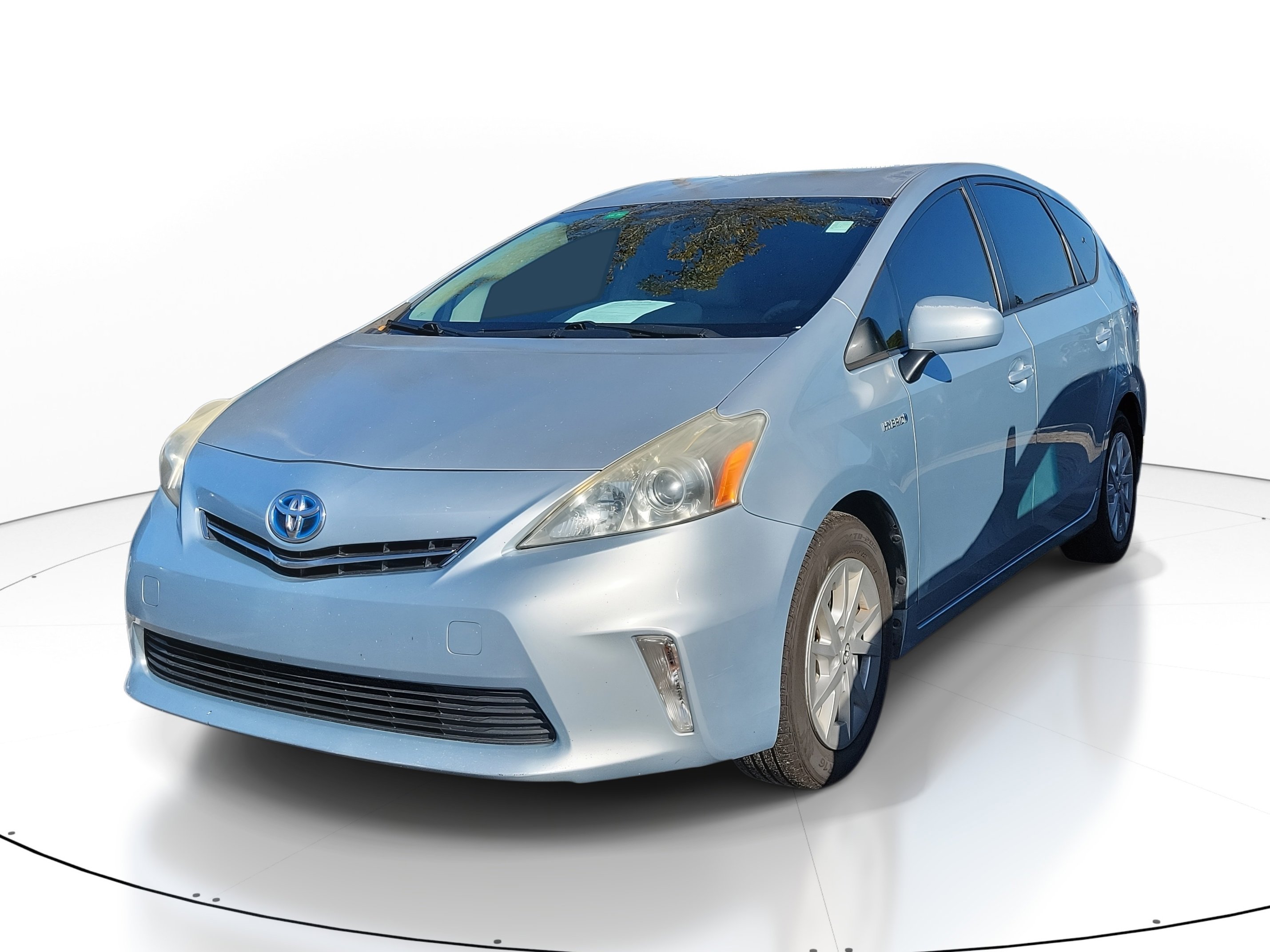 Used 2013 Toyota Prius V Three image 3