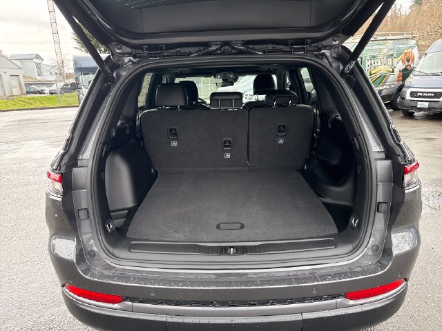 New 2026 Jeep Grand Cherokee Altitude AWD/4WD image 12