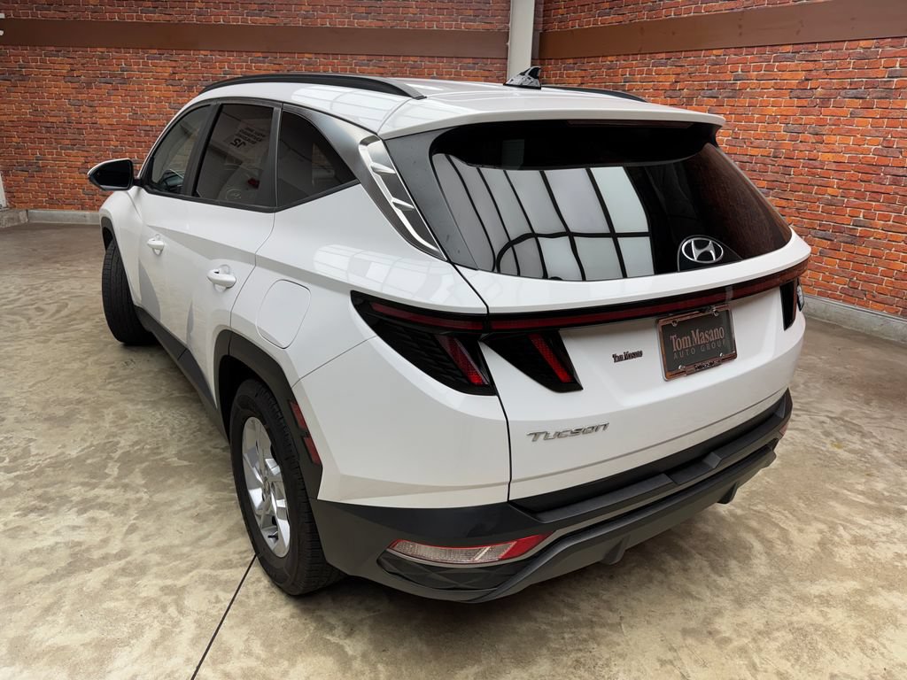 Used 2023 Hyundai Tucson SEL FWD image 2