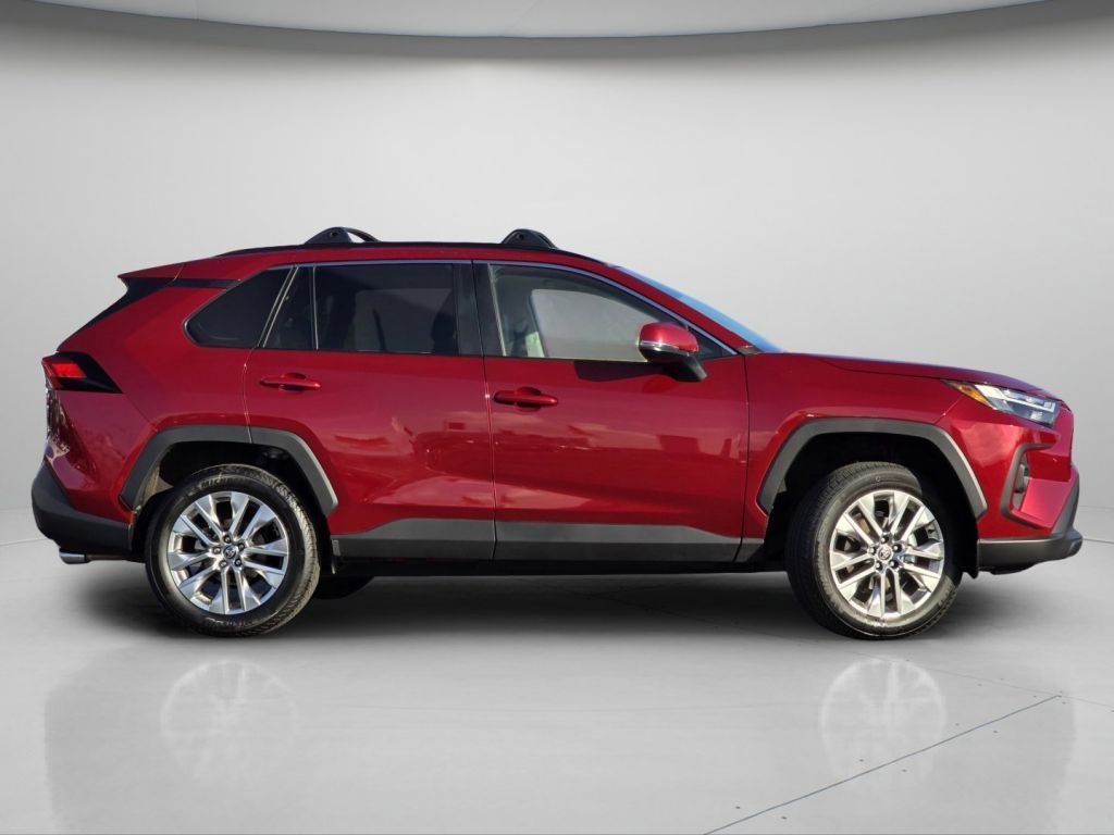 Used 2025 Toyota RAV4 XLE Premium image 24