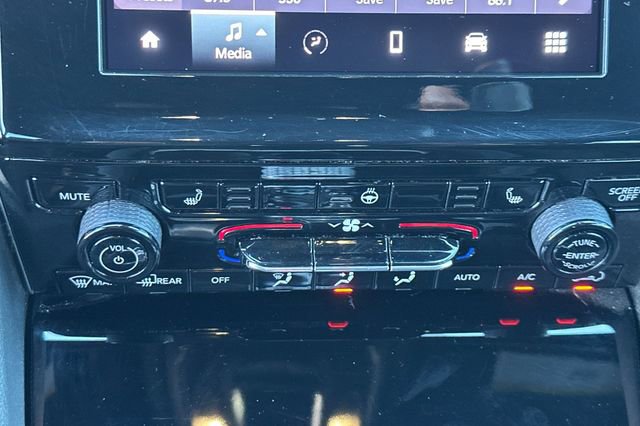 Used 2023 Jeep Grand Cherokee L Altitude image 22