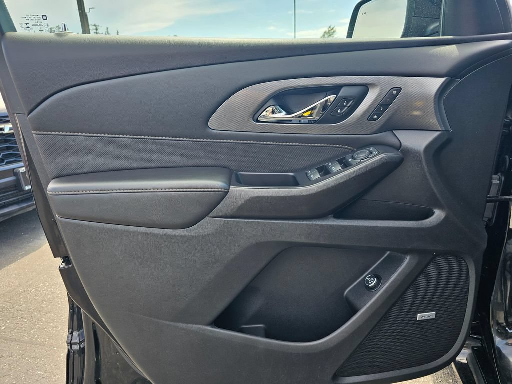 Used 2021 Chevrolet Traverse Premier w/ Redline Edition AWD/4WD image 23
