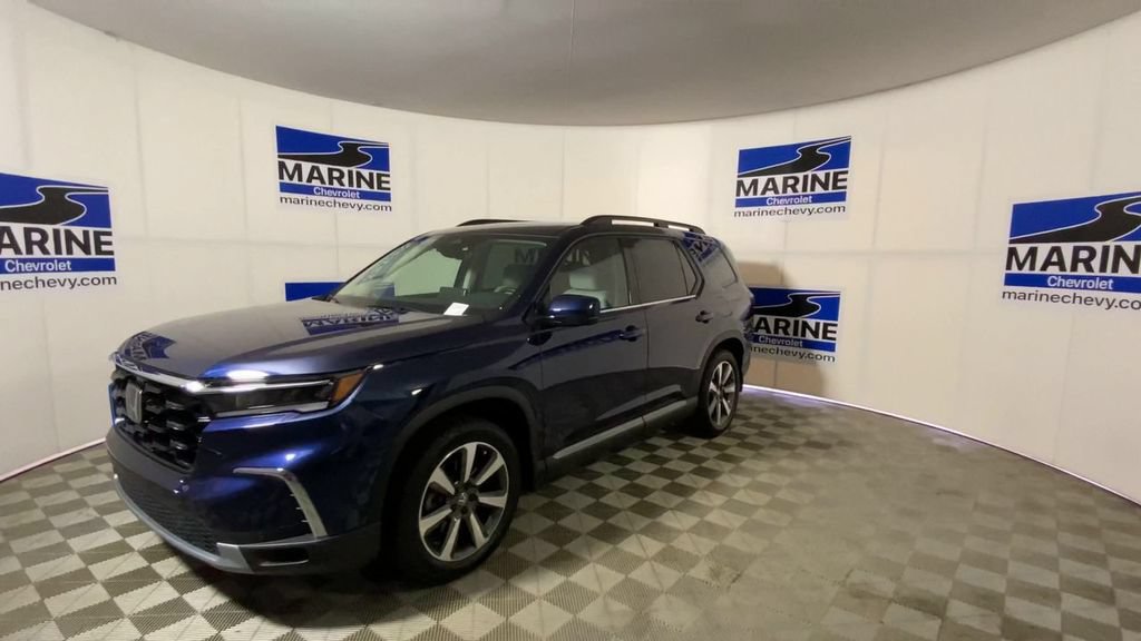 Used 2025 Honda Pilot Touring image 6