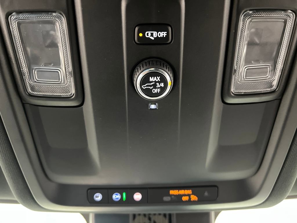 Used 2025 Chevrolet Suburban Z71 image 66