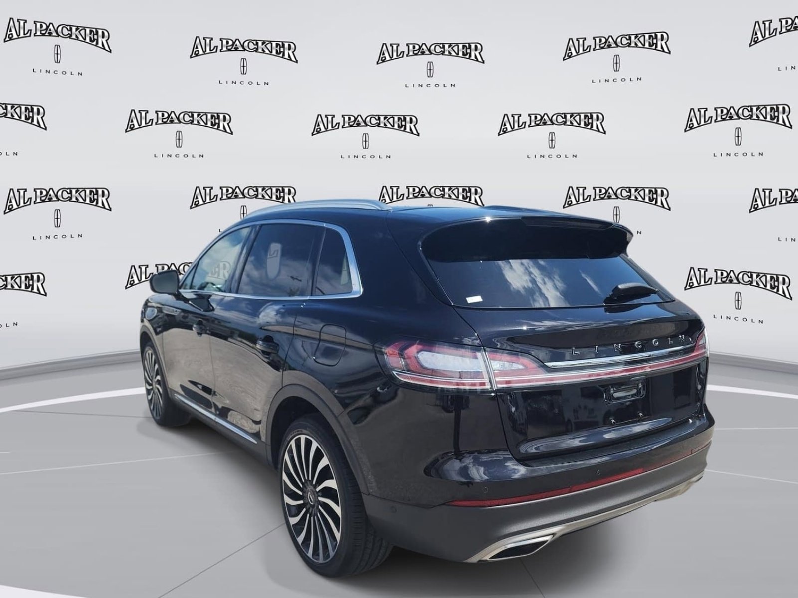 Certified 2023 Lincoln Nautilus Black Label image 3
