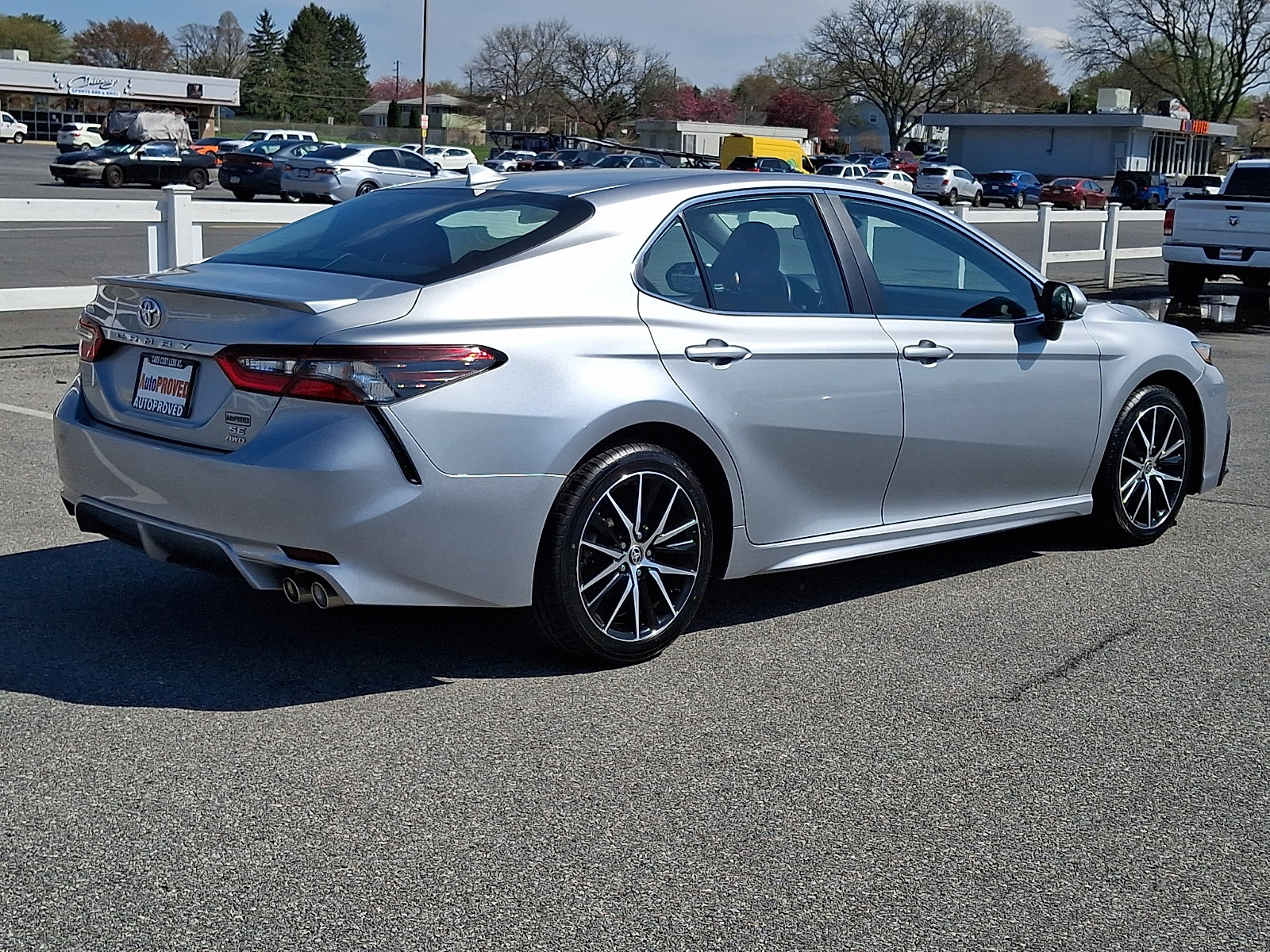 Used 2022 Toyota Camry SE AWD/4WD image 6