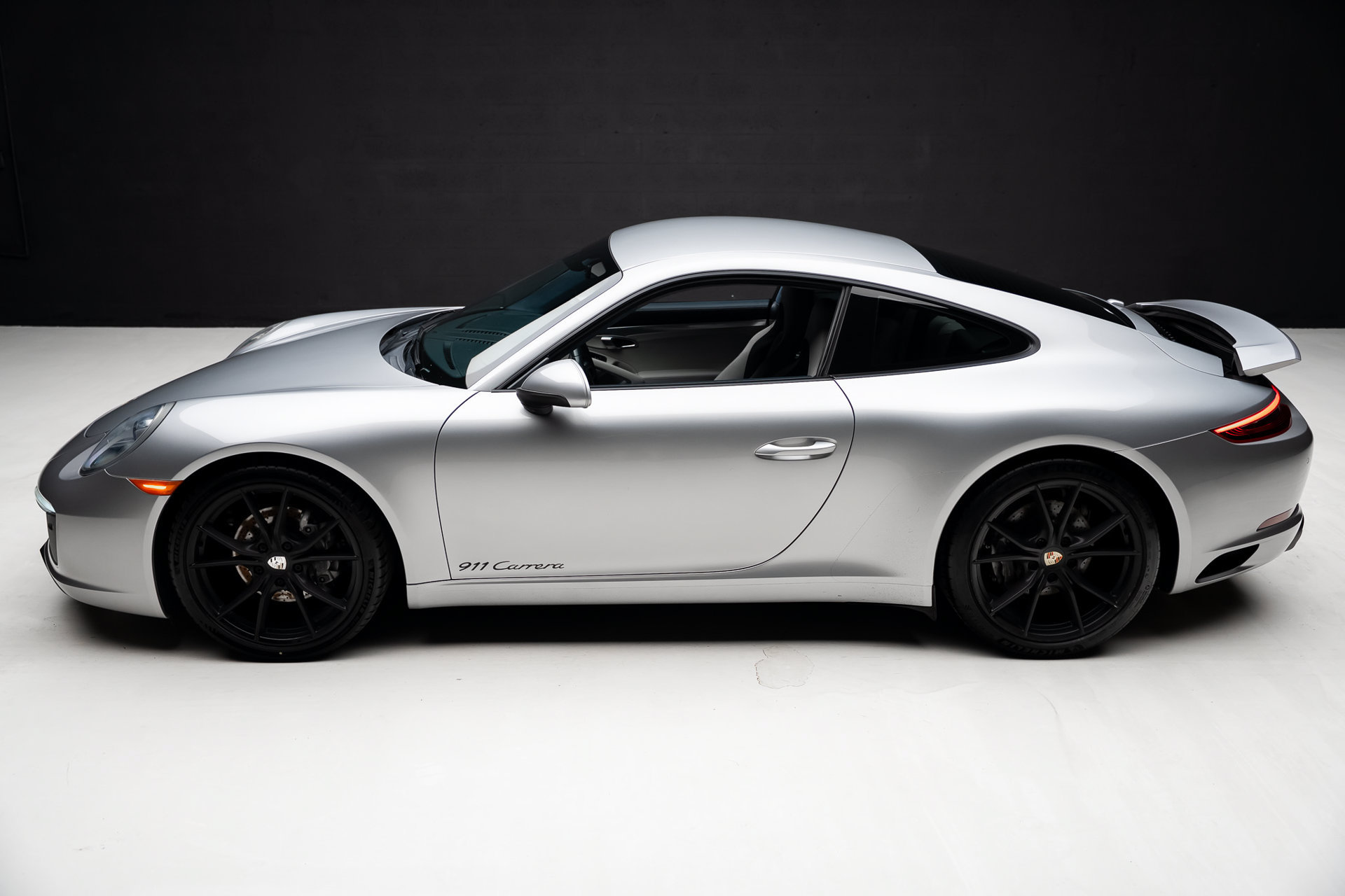 Used 2018 Porsche 911 Carrera RWD image 16