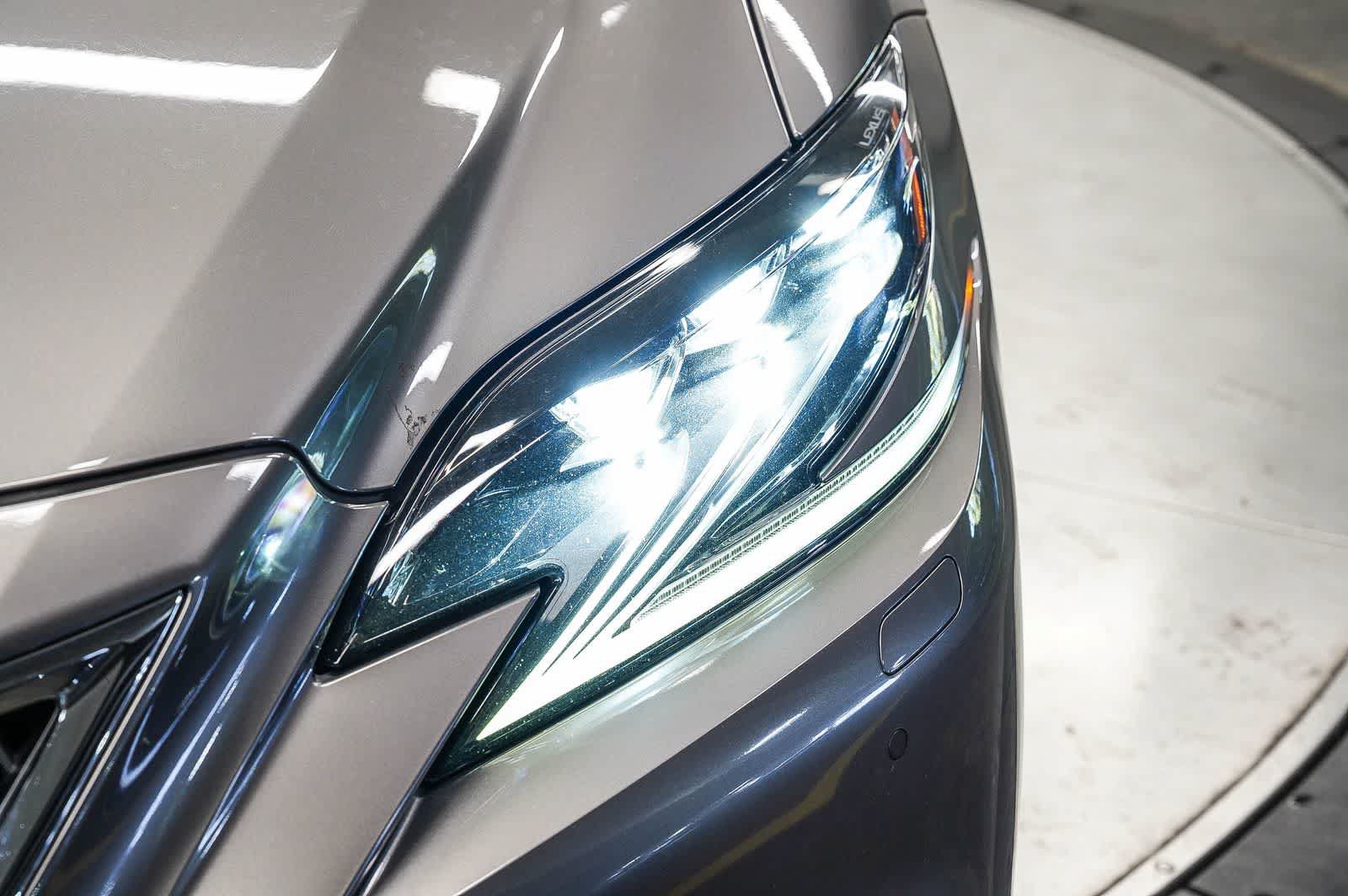 Used 2020 Lexus LS 500 w/ Interior Upgrade Package RWD image 7