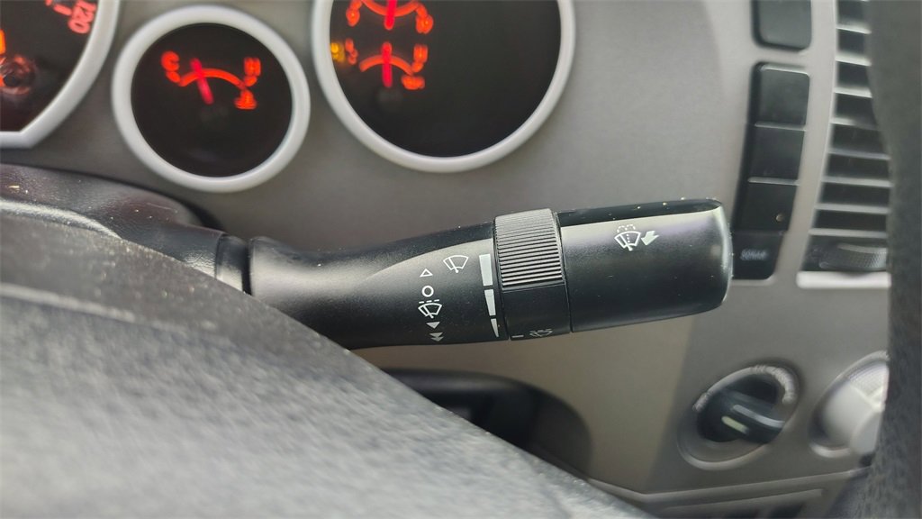 Used 2011 Toyota Tundra 4x4 CrewMax image 17