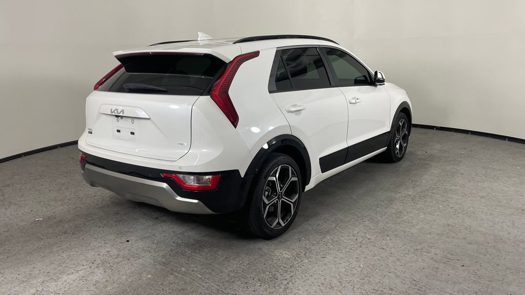Used 2024 Kia Niro EX Touring FWD image 3