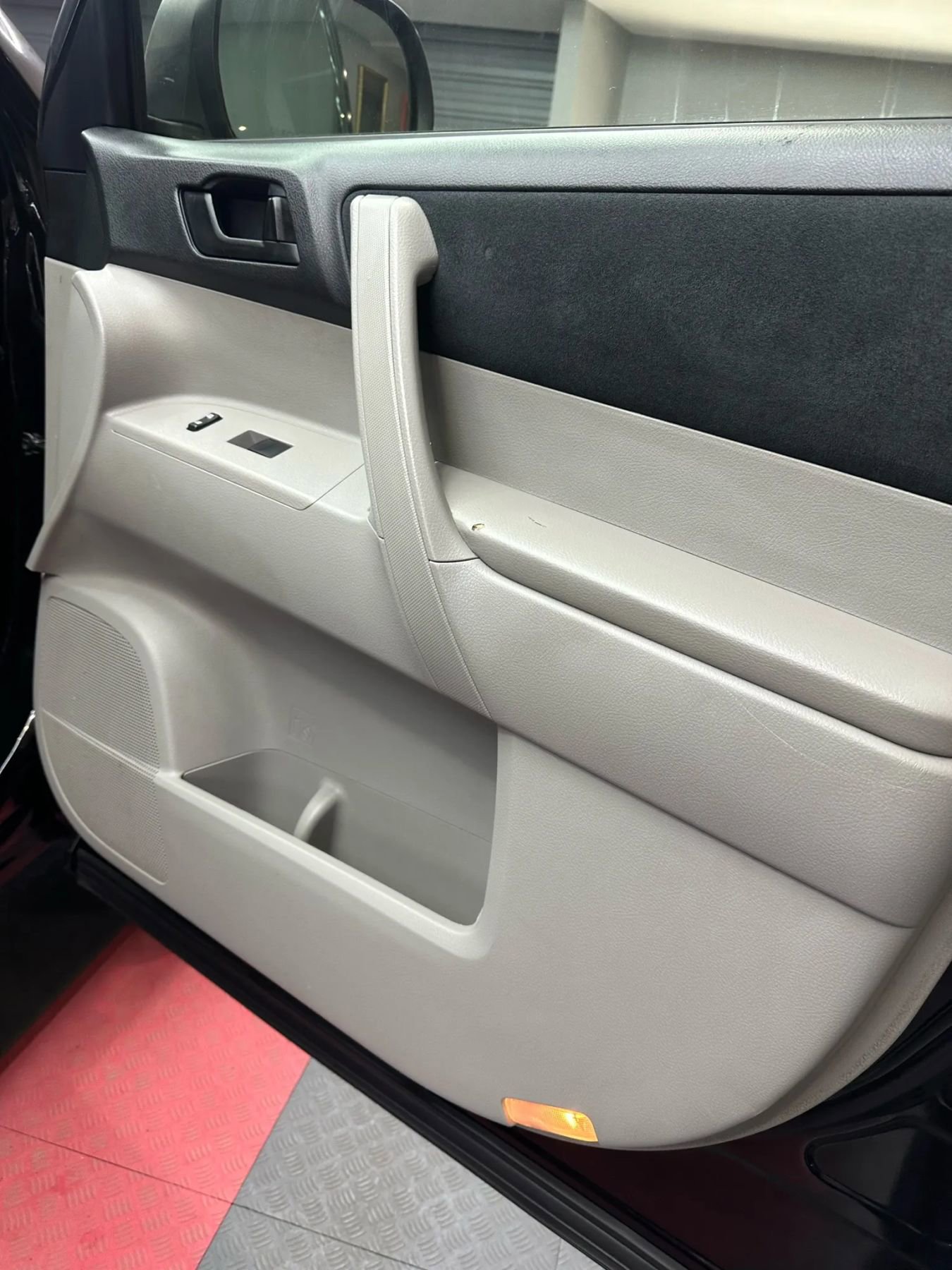 Used 2013 Toyota Highlander SE image 28