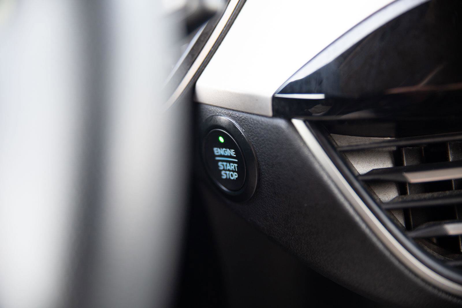 Used 2020 Ford Escape SE image 16