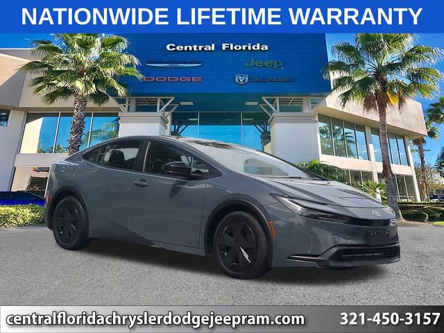 Used 2025 Toyota Prius LE FWD image 1