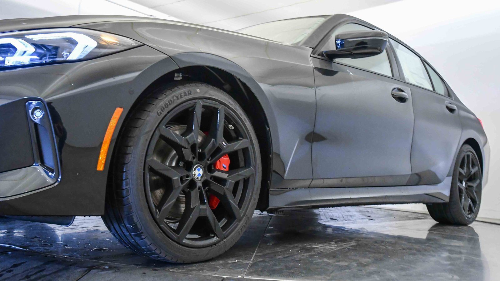 New 2026 BMW 330i Sedan w/ M Sport Package image 10