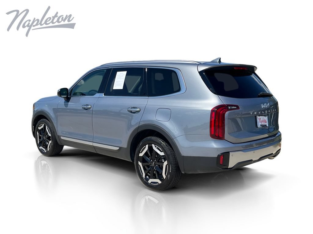 Used 2025 Kia Telluride S AWD/4WD image 3