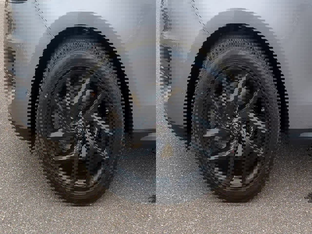 New 2025 Land Rover Range Rover Sport SE image 13