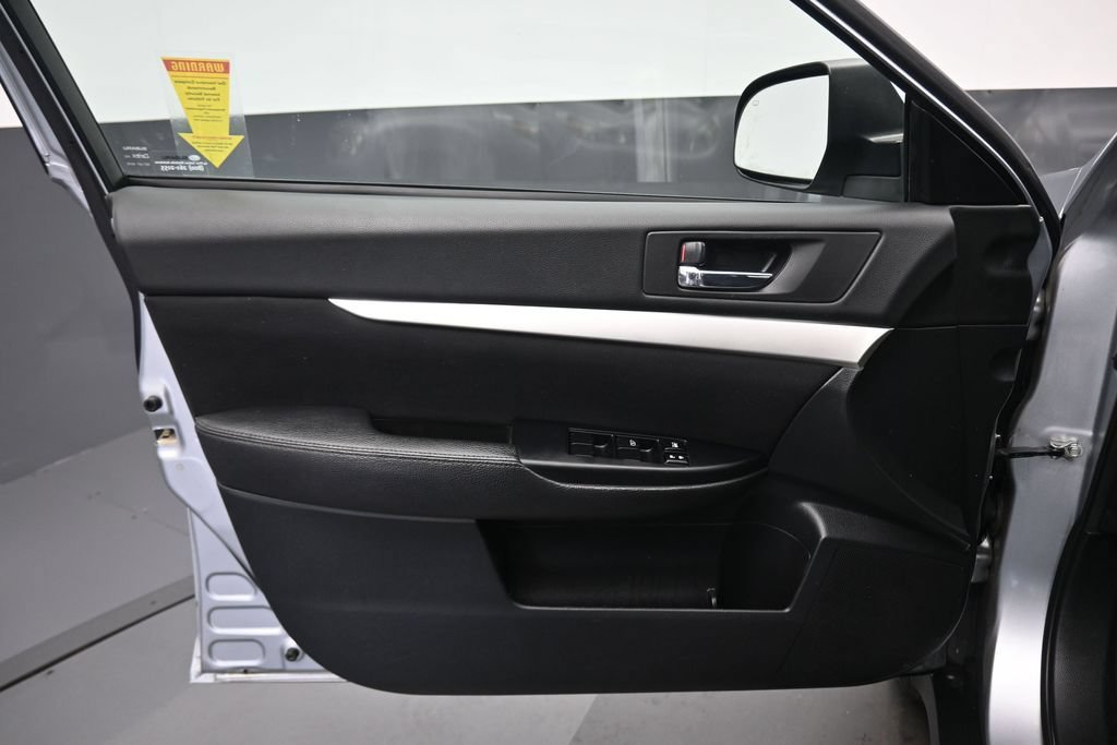 Used 2012 Subaru Outback 2.5i AWD/4WD image 9
