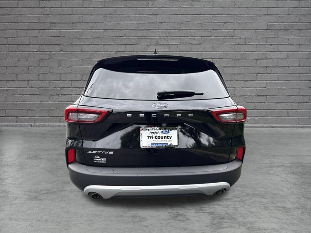 Used 2024 Ford Escape Active w/ Cold Weather Package FWD image 5