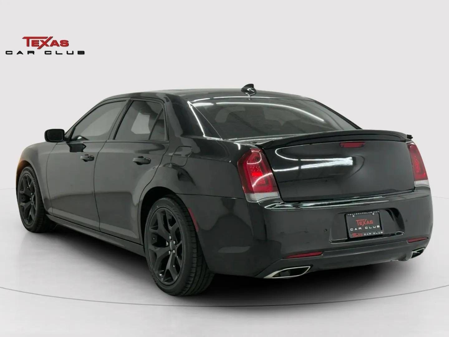 Used 2022 Chrysler 300 S RWD image 6