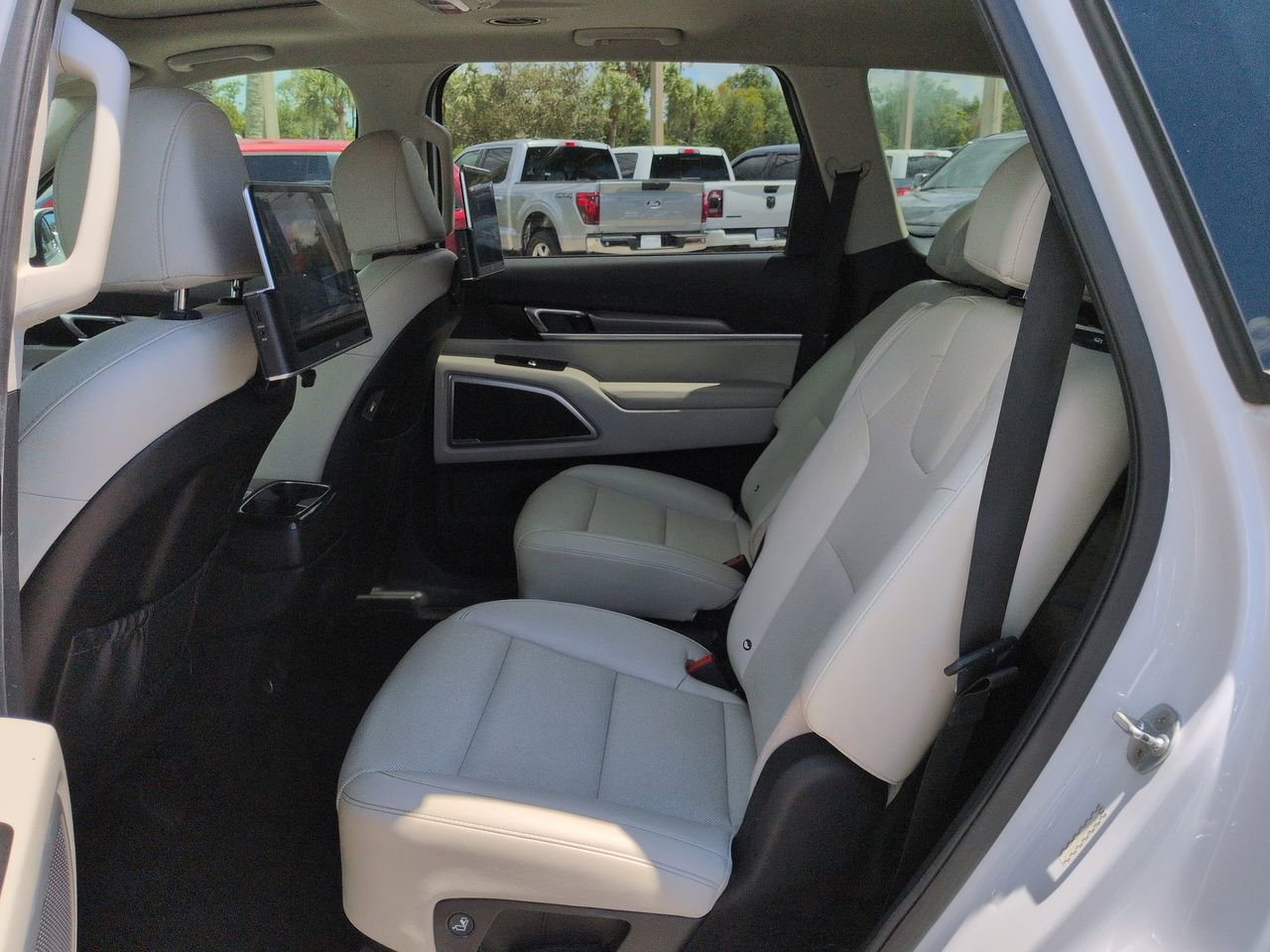 Used 2021 Kia Telluride S FWD image 14