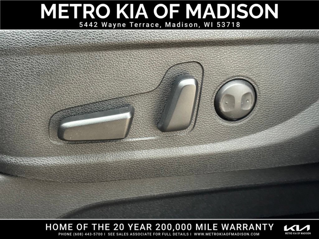 Used 2025 Kia Telluride S AWD/4WD image 14