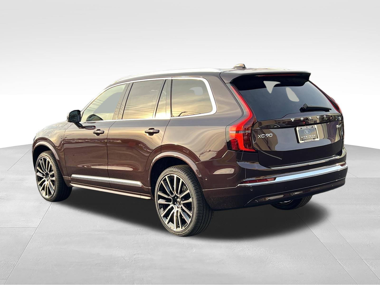 New 2026 Volvo XC90 B6 Plus w/ Protection Package Premier AWD/4WD image 3