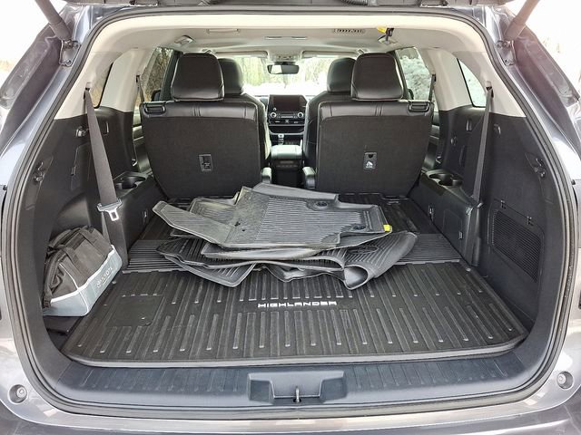 Used 2024 Toyota Highlander XLE image 31