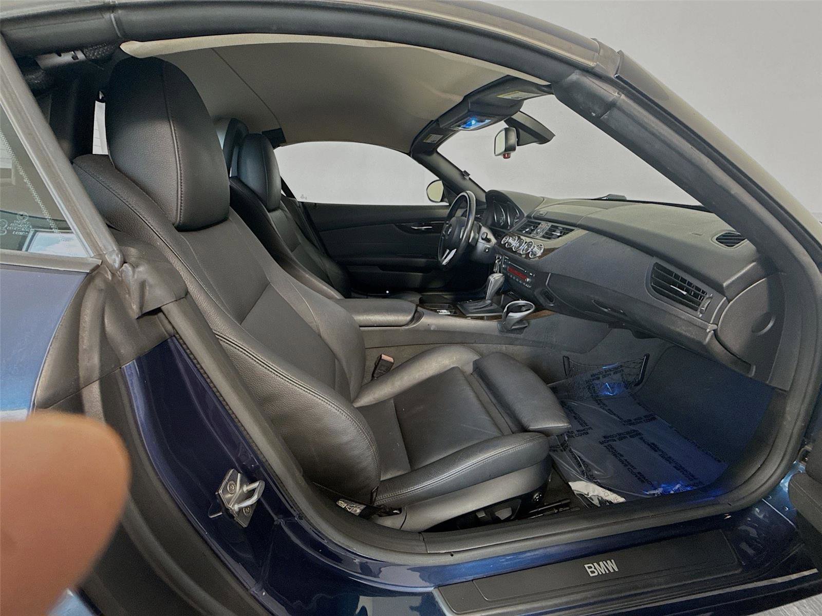 Used 2011 BMW Z4 sDrive30i image 14