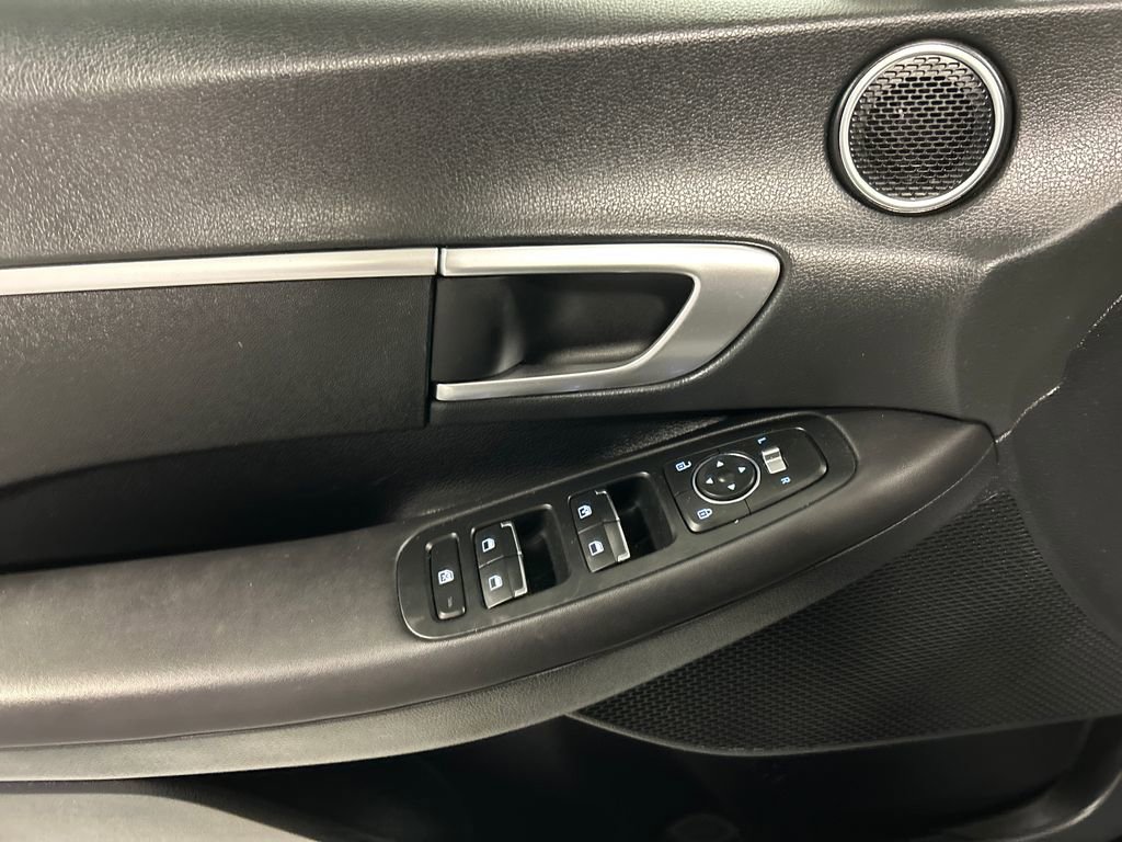 Used 2023 Hyundai Sonata SE image 12
