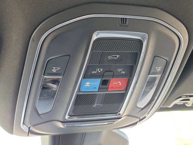 Used 2024 Jeep Wagoneer L Series II w/ Flexible Seating Group AWD/4WD image 30