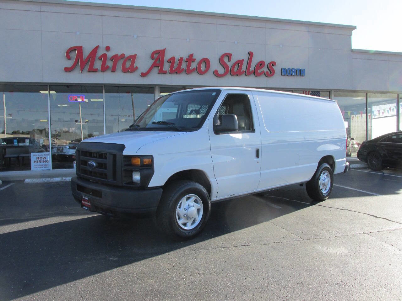Used 2014 Ford E-350 and Econoline 350 Super Duty image 1