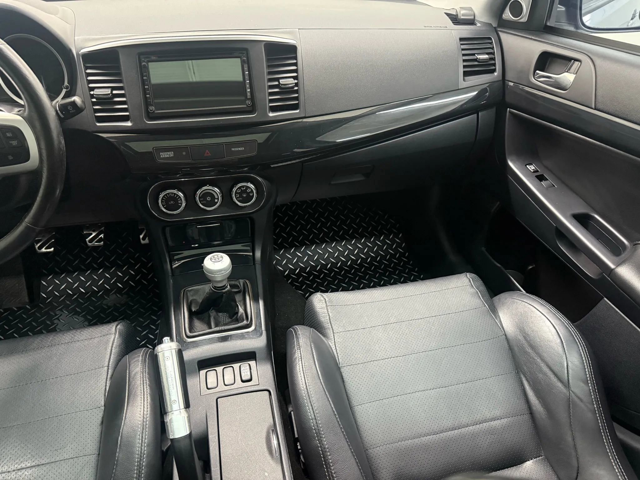 Used 2014 Mitsubishi Lancer Evolution GSR image 32