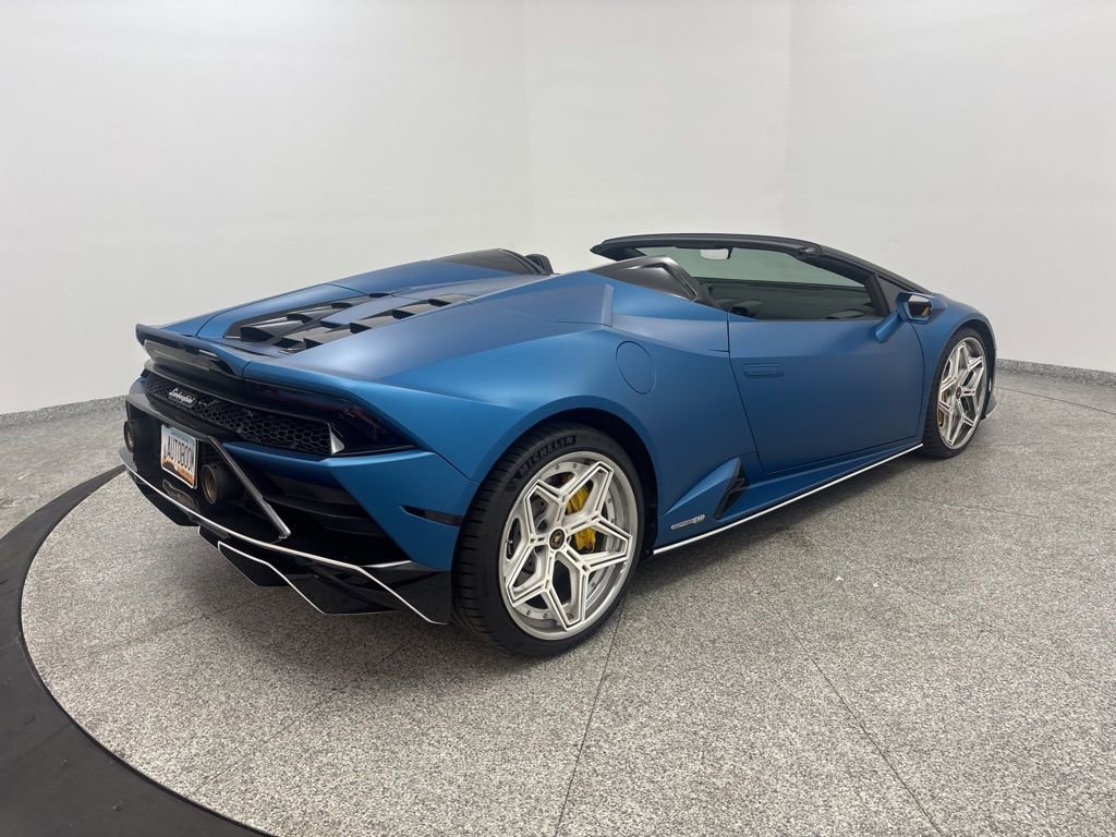 Used 2020 Lamborghini Huracan EVO image 13