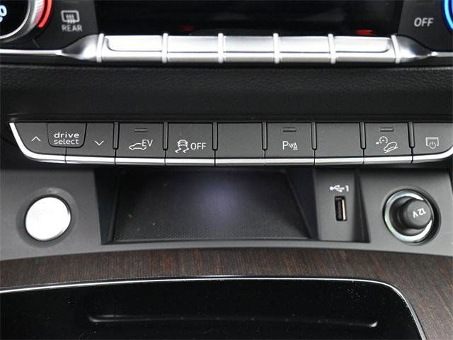 Used 2024 Audi Q5 e Premium Plus w/ Premium Plus Package image 24
