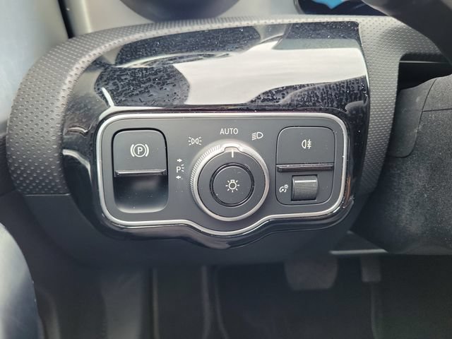 Used 2025 Mercedes-Benz CLA 250 image 21