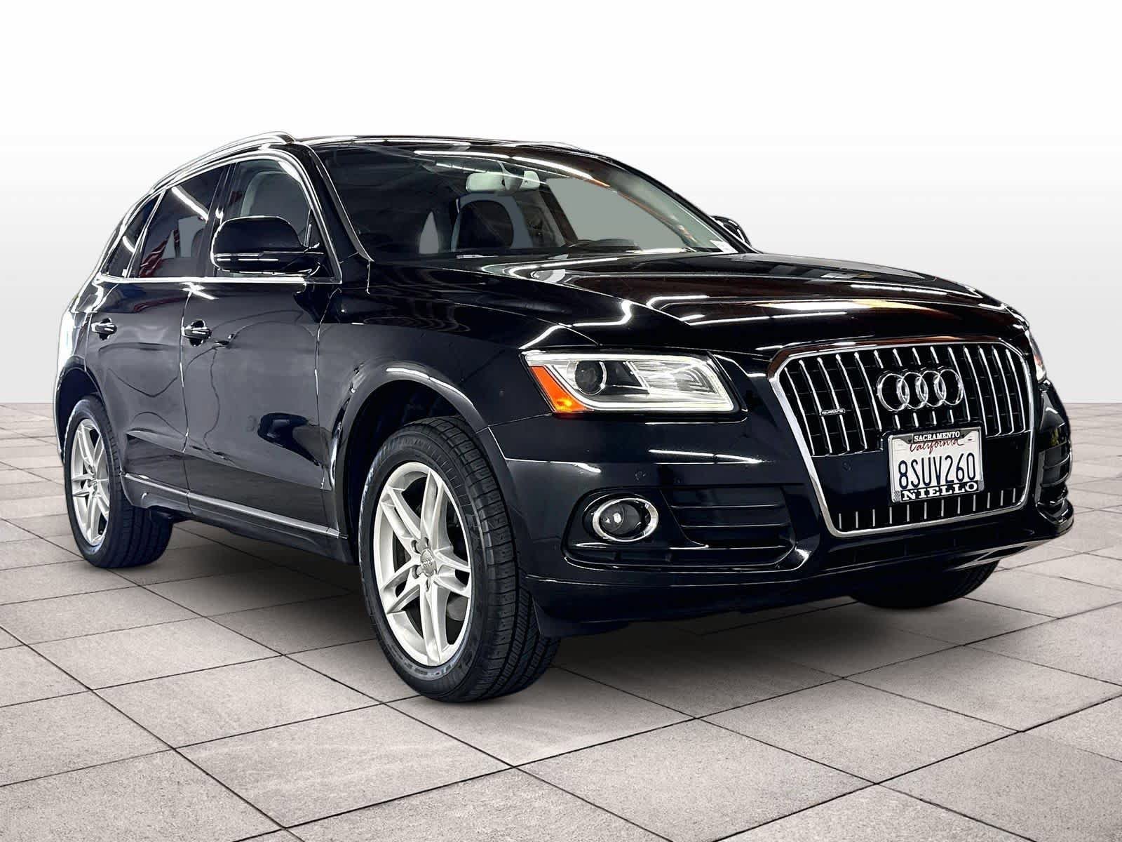 Used 2017 Audi Q5 2.0T Premium Plus w/ Technology Package AWD/4WD image 2