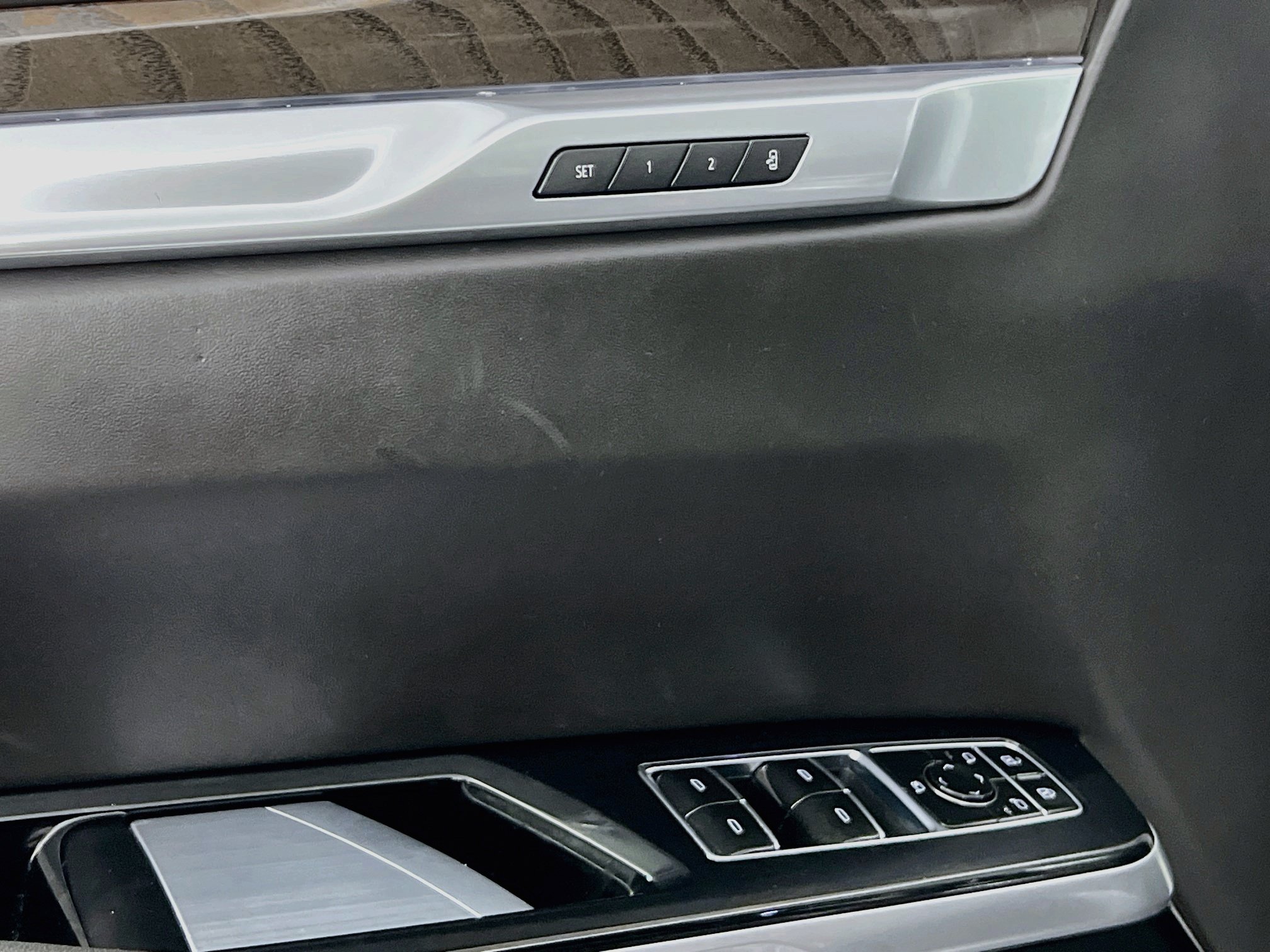 Used 2025 Cadillac Escalade ESV Sport Platinum AWD/4WD image 16