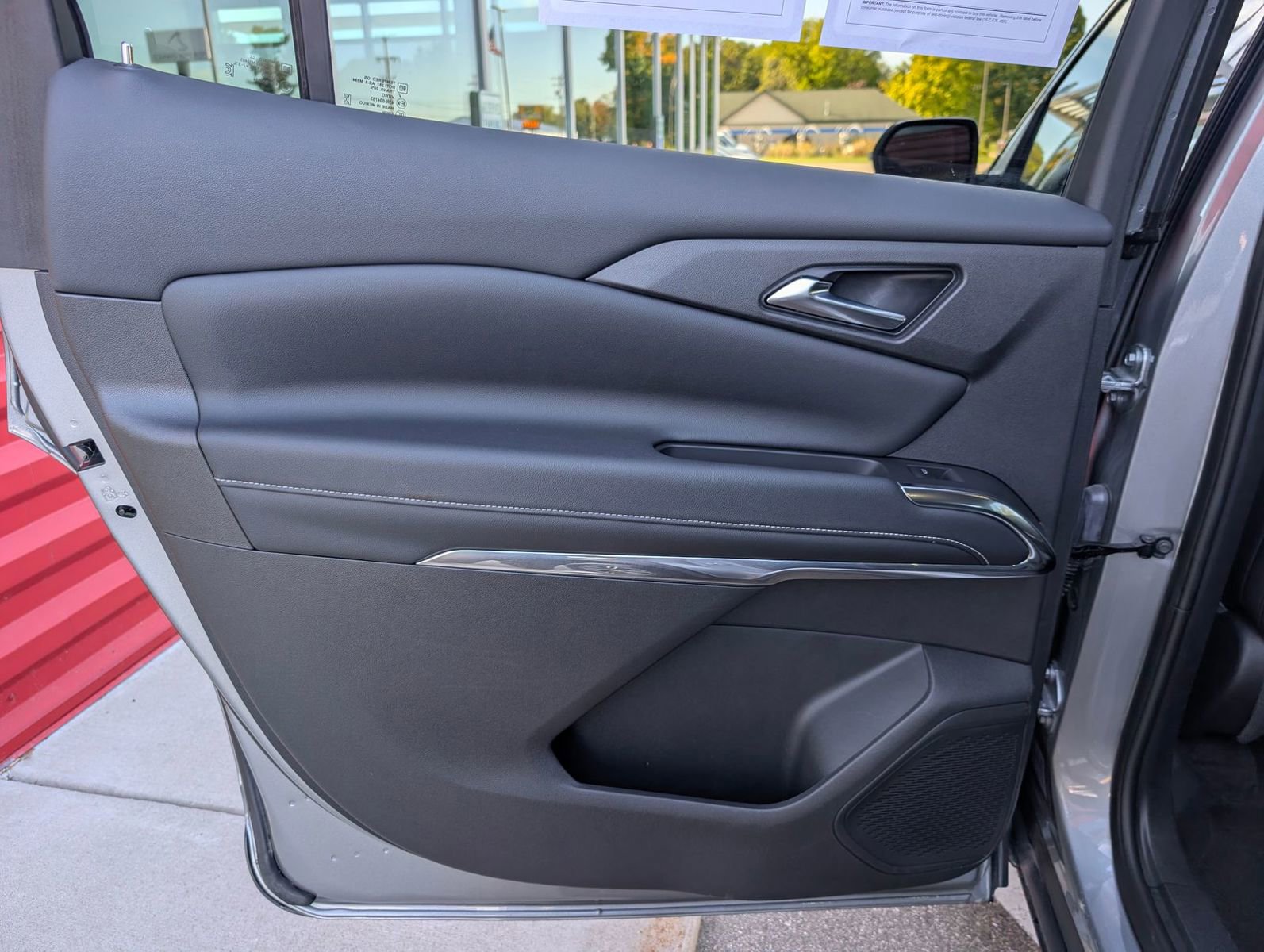 Certified 2025 Chevrolet Traverse LT image 27