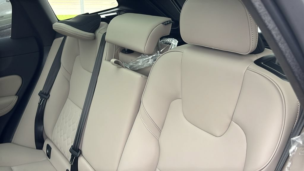 New 2026 Volvo XC60 B5 Plus AWD/4WD image 26