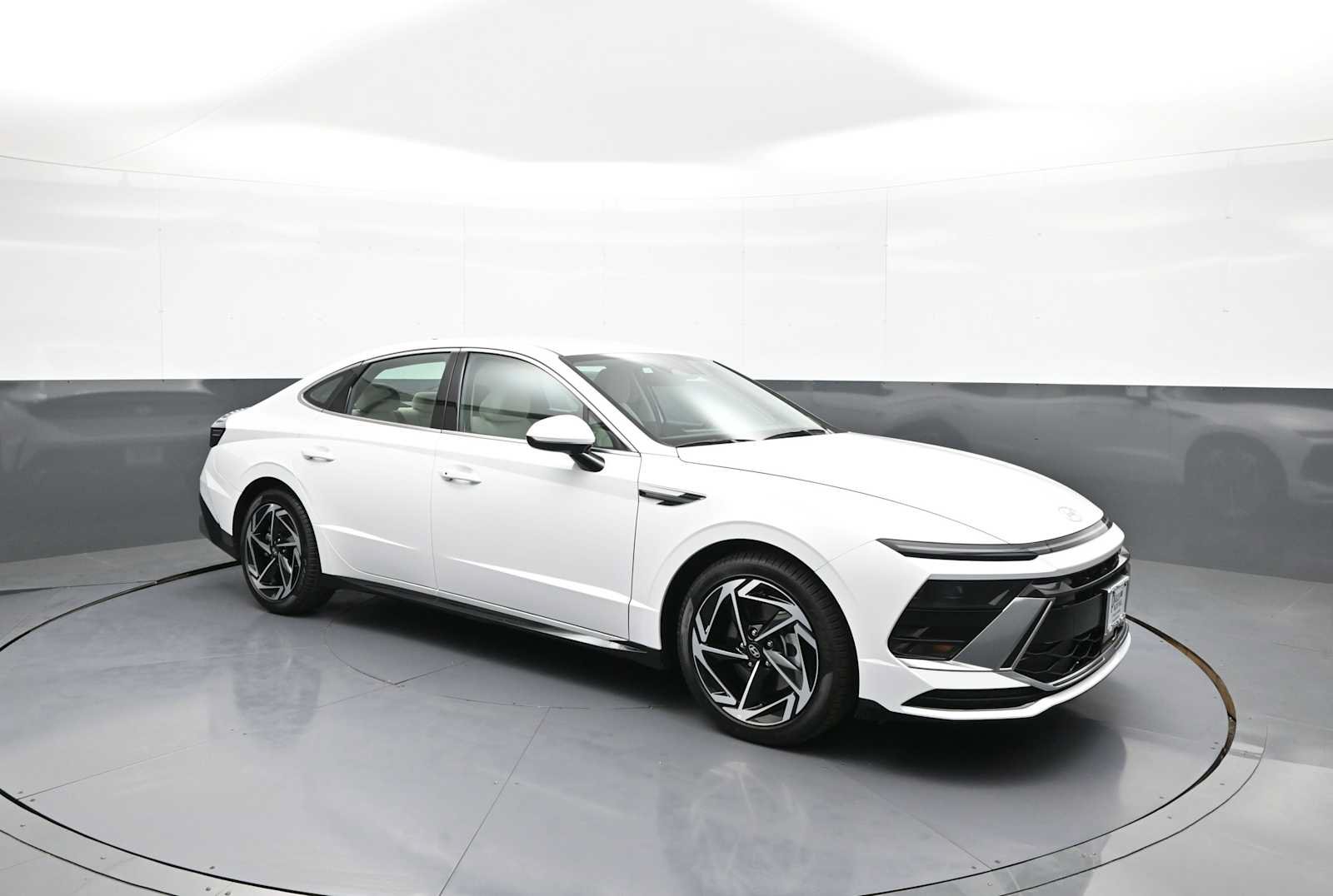 New 2026 Hyundai Sonata SEL FWD image 4