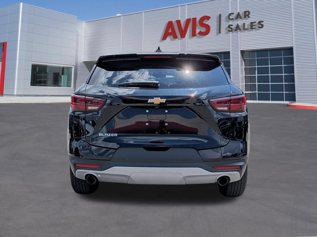 Used 2025 Chevrolet Blazer LT FWD image 7