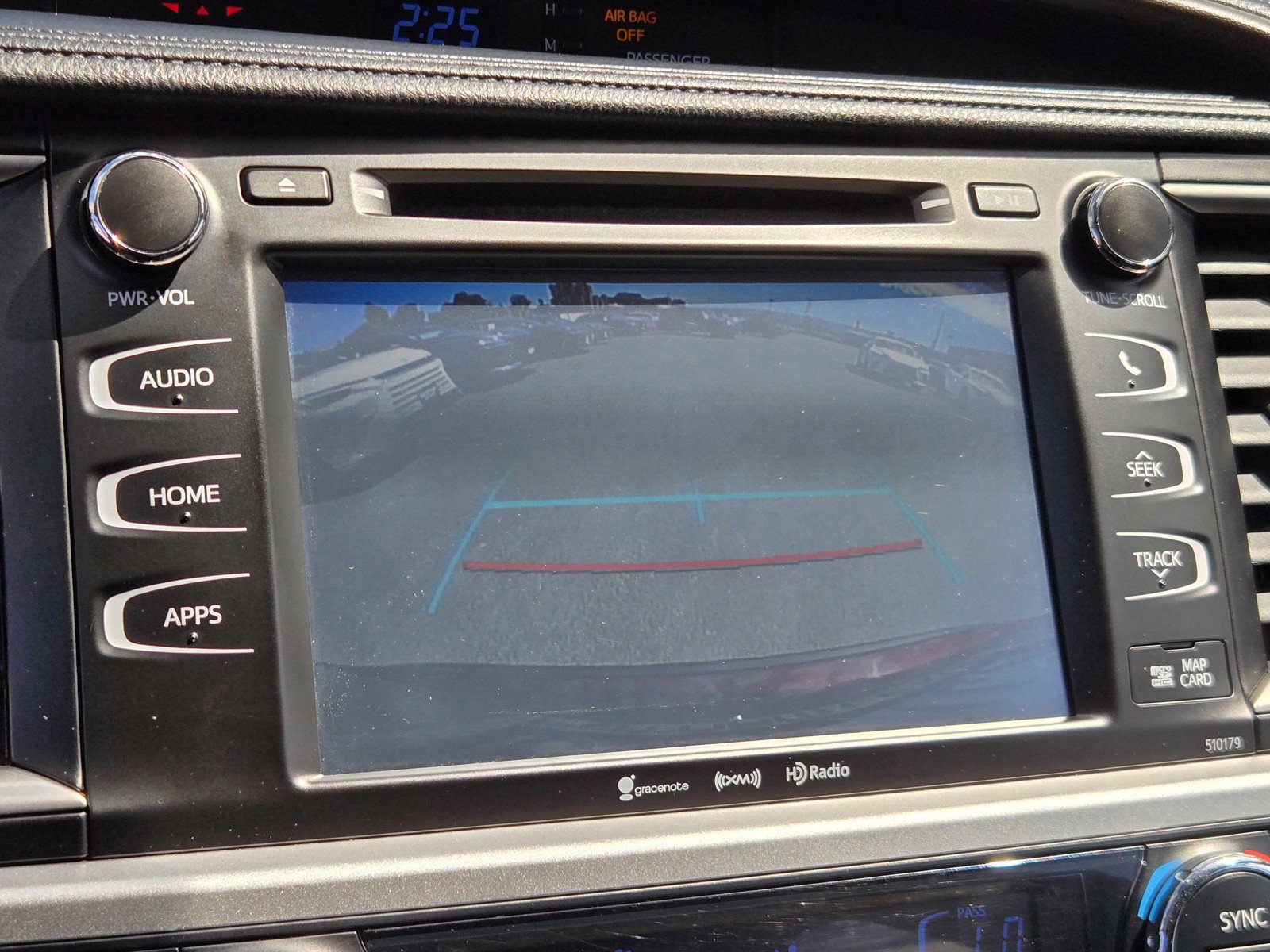 Used 2018 Toyota Highlander XLE image 18