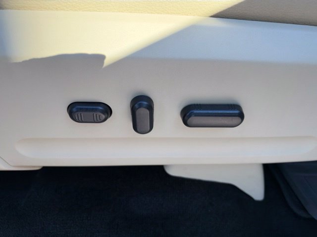 Used 2015 Ford Expedition EL Limited w/ Equipment Group 301A AWD/4WD image 36