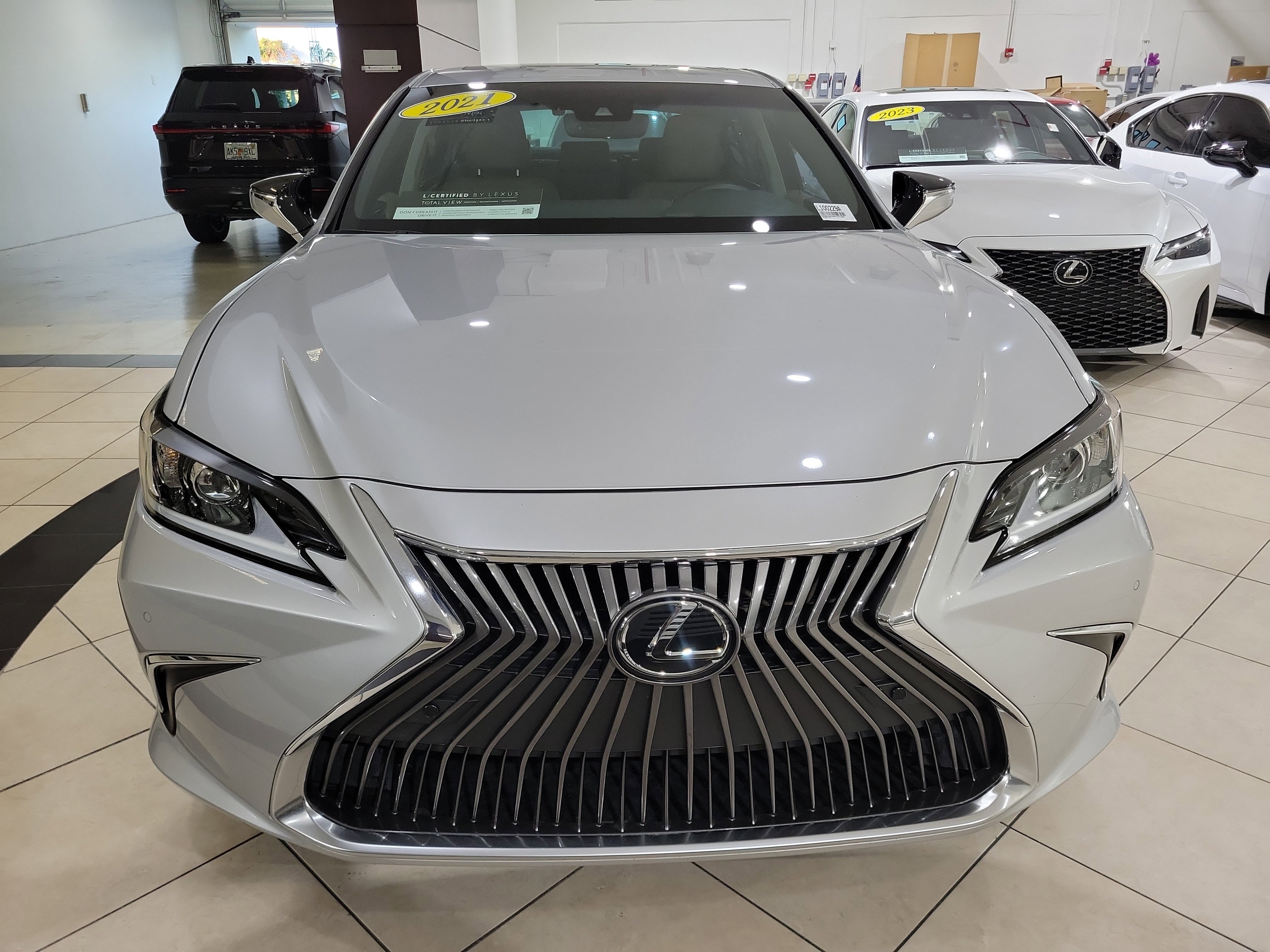 Used 2021 Lexus ES 350 w/ Premium Package image 2