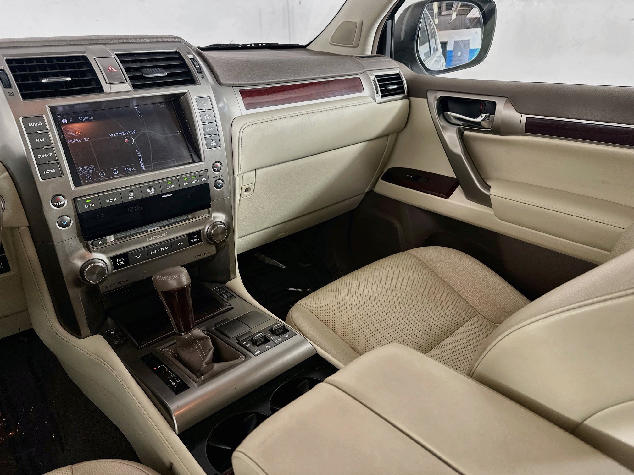 Used 2017 Lexus GX 460 Premium w/ Premium Package AWD/4WD image 24