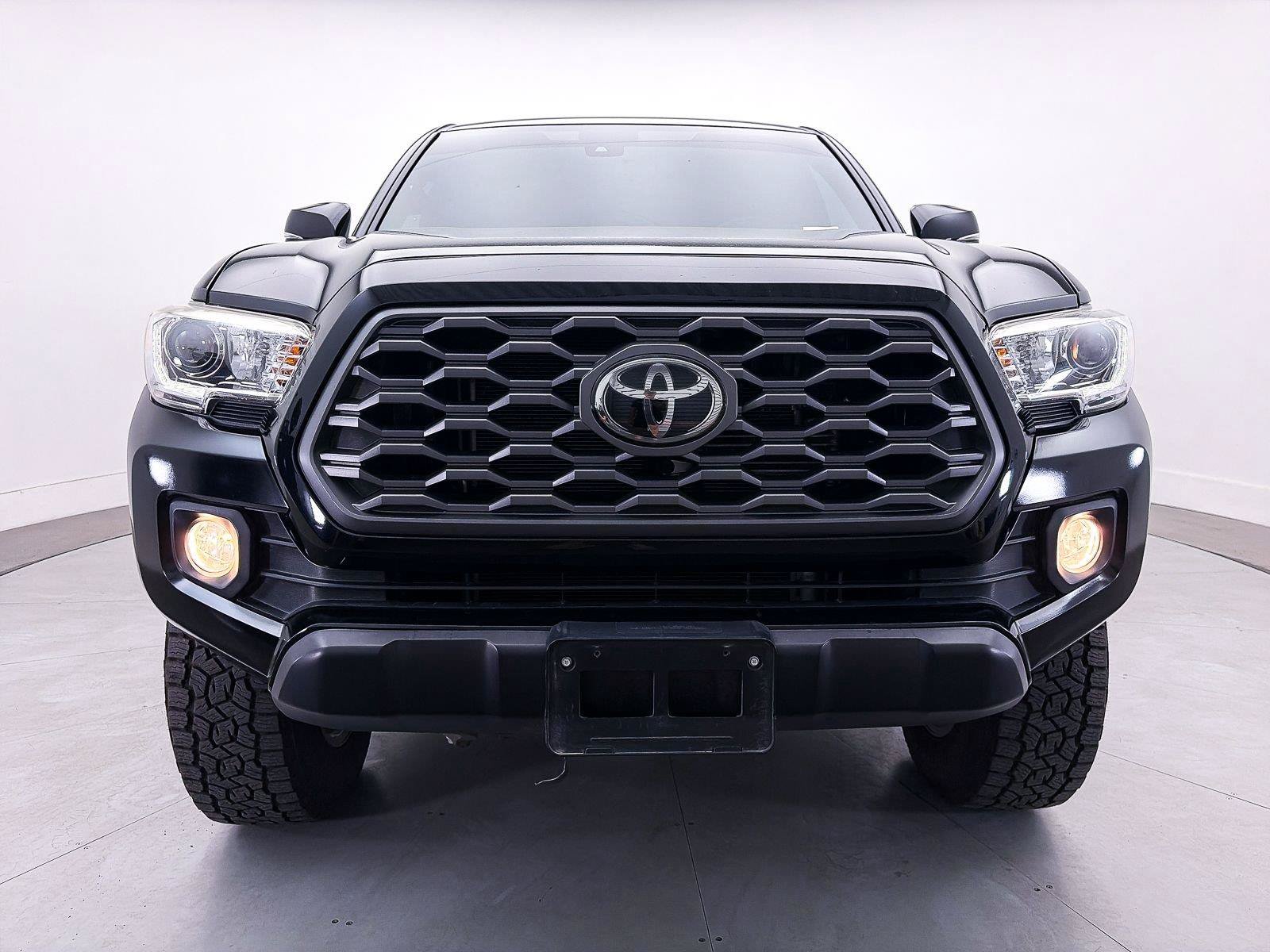 Used 2020 Toyota Tacoma TRD Off-Road w/ Technology Package AWD/4WD image 15
