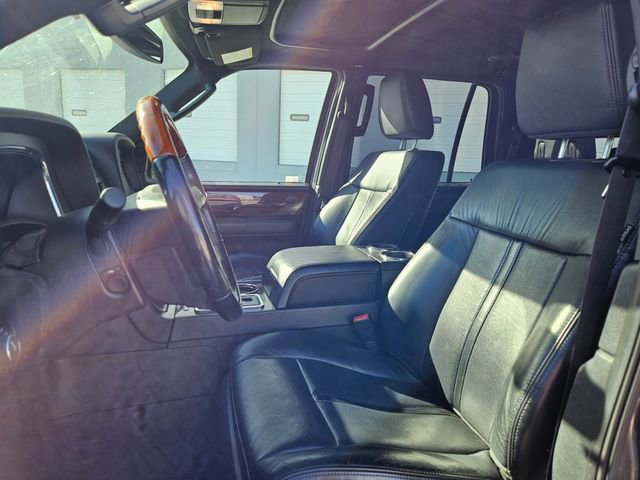 Used 2015 Lincoln Navigator 4WD image 12