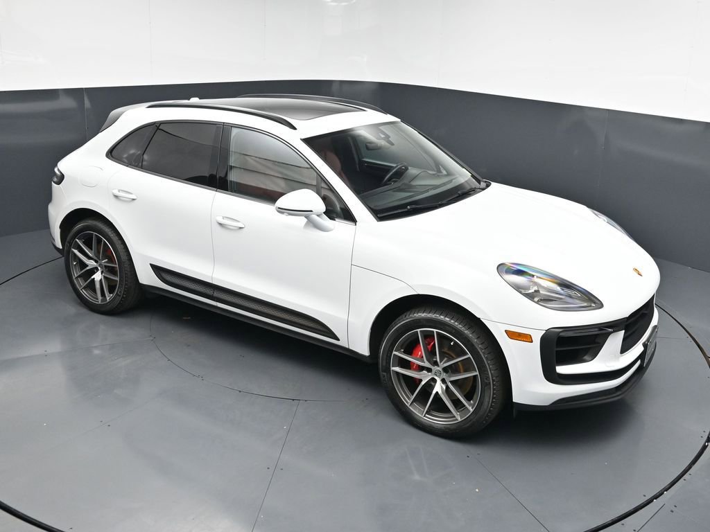 Certified 2023 Porsche Macan S AWD/4WD image 18